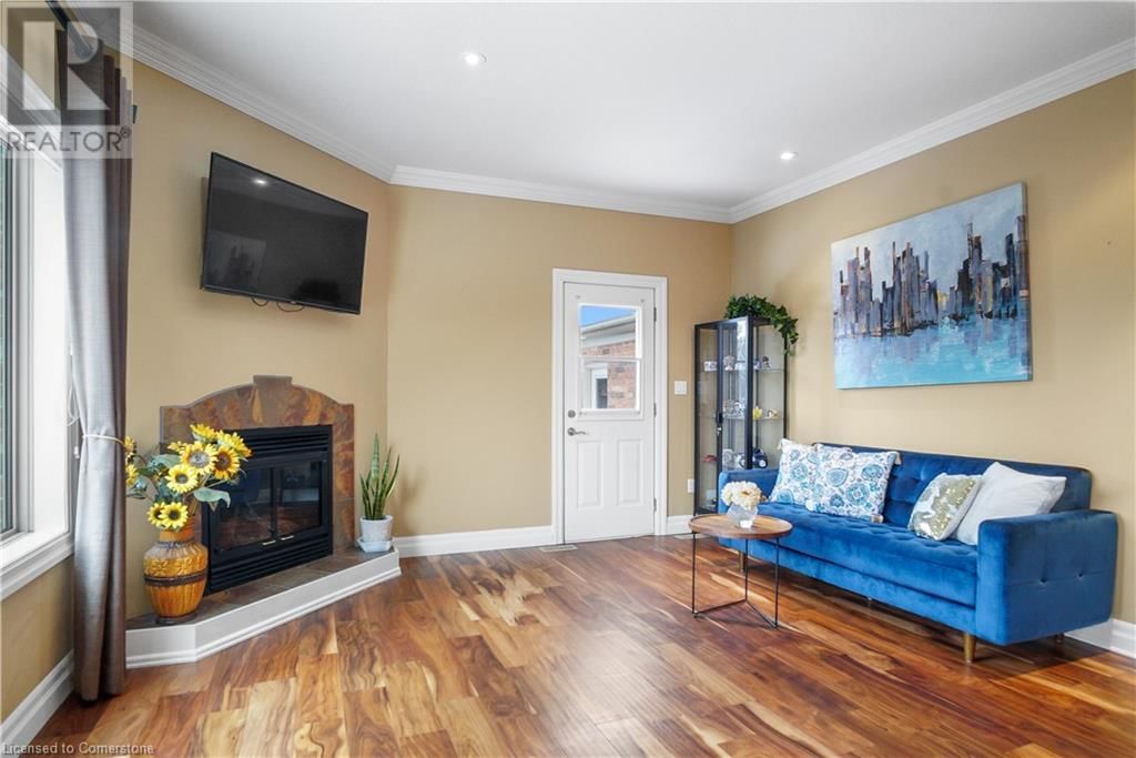 827 BIRCHMOUNT DRIVE Image 17