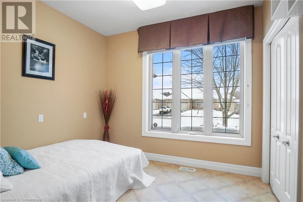 827 BIRCHMOUNT DRIVE Image 19
