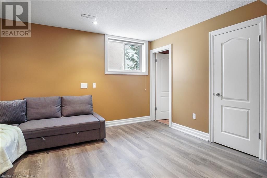 827 BIRCHMOUNT DRIVE Image 39
