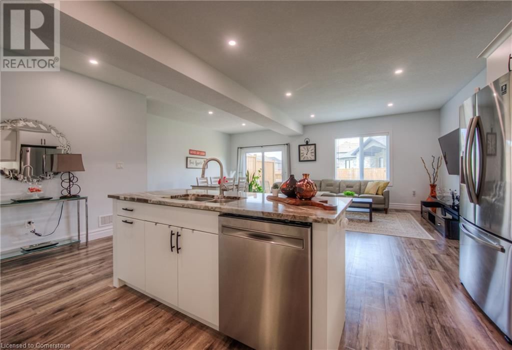 741 HOLLINGER AVENUE Image 10