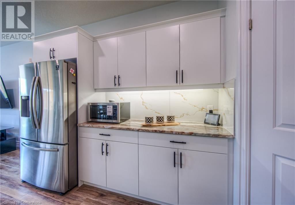 741 HOLLINGER AVENUE Image 11
