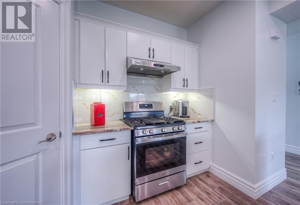 741 HOLLINGER AVENUE Image 12