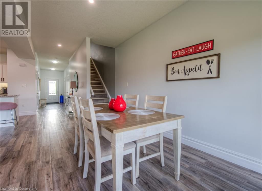 741 HOLLINGER AVENUE Image 17