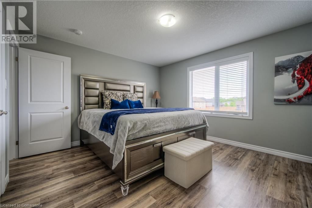 741 HOLLINGER AVENUE Image 29