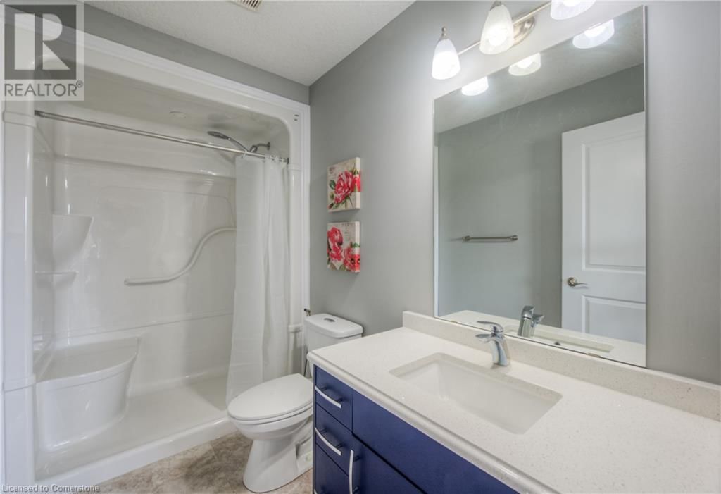 741 HOLLINGER AVENUE Image 31