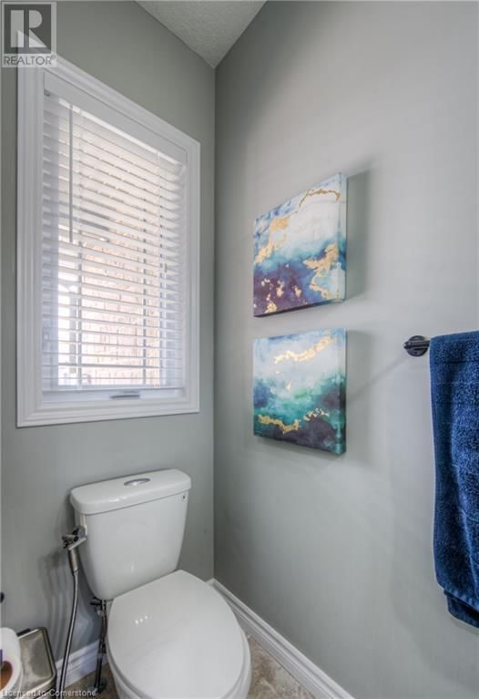 741 HOLLINGER AVENUE Image 7