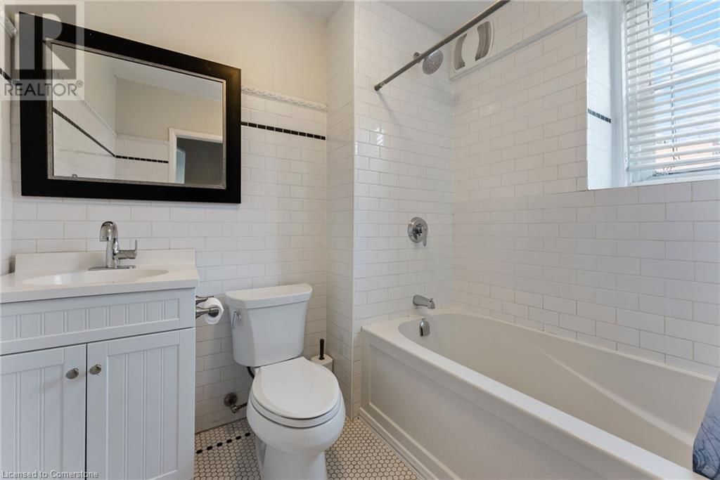 3 - 154 JAMES STREET SOUTH Image 15