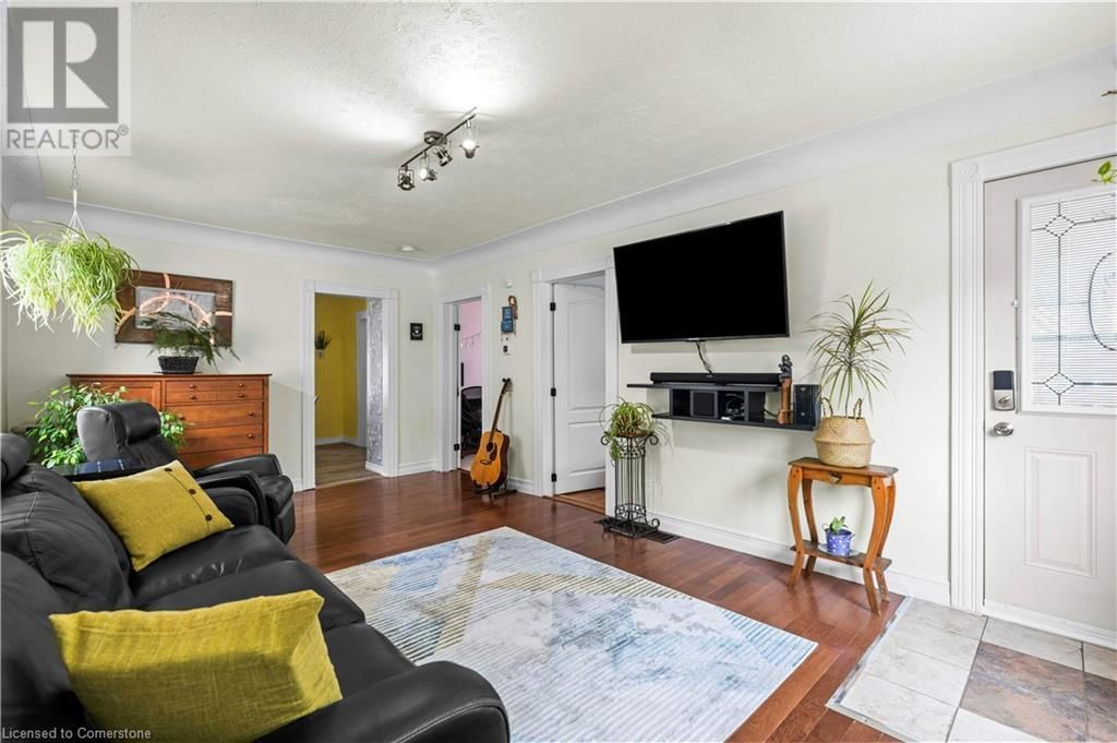 235 TOLTON AVENUE Image 8