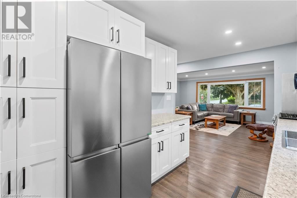 2 WEST 22ND STREET Image 13