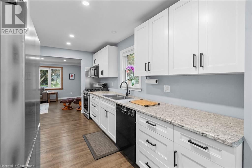 2 WEST 22ND STREET Image 14
