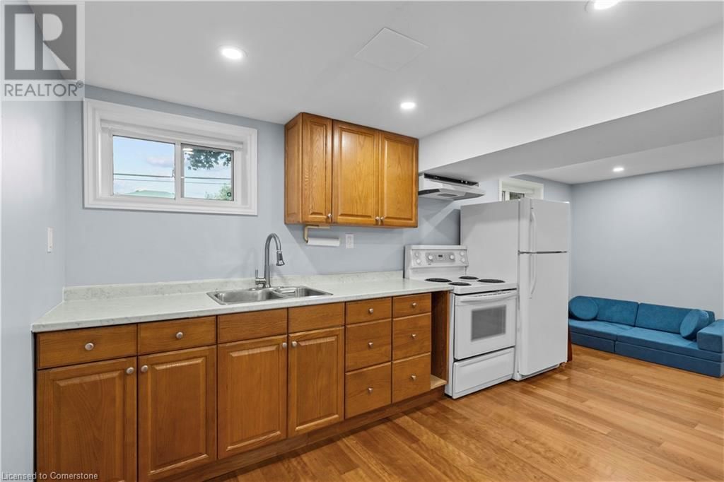 2 WEST 22ND STREET Image 33