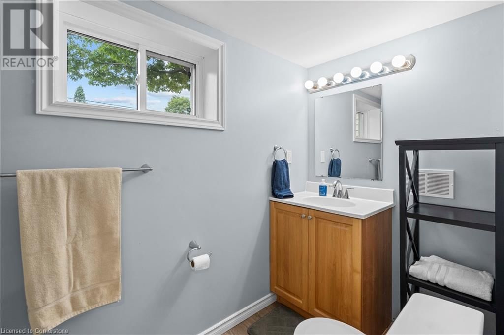 2 WEST 22ND STREET Image 36