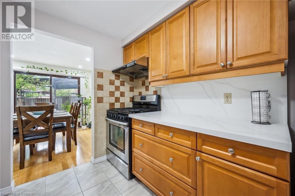 22 - 28 UNDERHILL CRESCENT Image 18