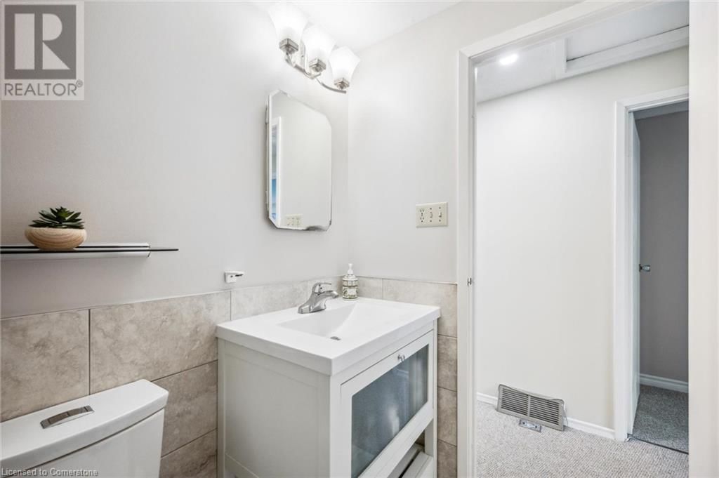 22 - 28 UNDERHILL CRESCENT Image 33
