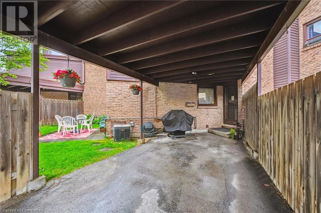22 - 28 UNDERHILL CRESCENT Image 8