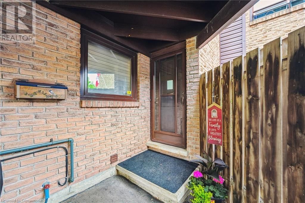 22 - 28 UNDERHILL CRESCENT Image 9