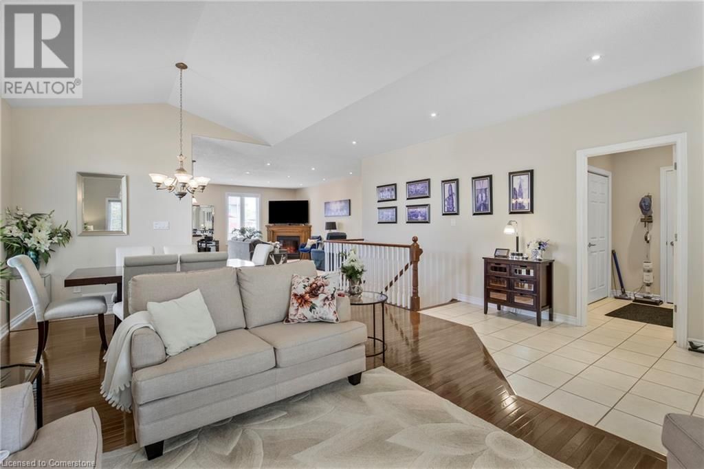 14 MAPLEVIEW DRIVE Image 14