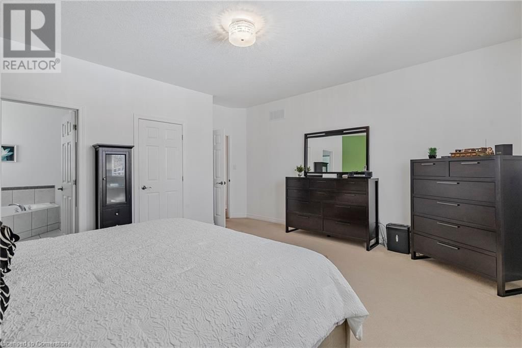 14 MAPLEVIEW DRIVE Image 28