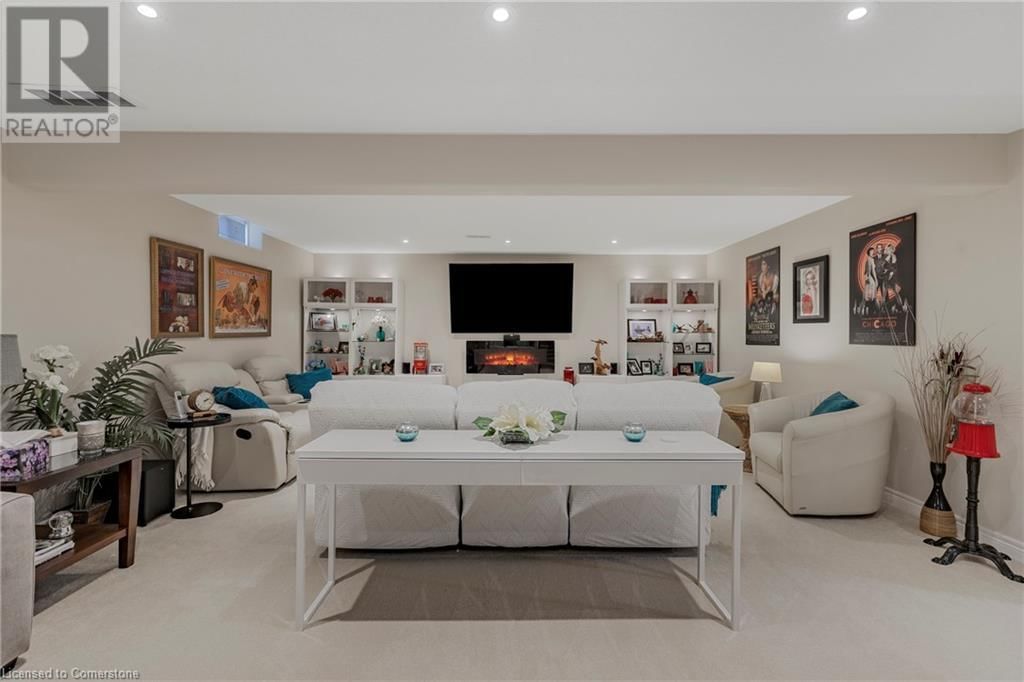 14 MAPLEVIEW DRIVE Image 33
