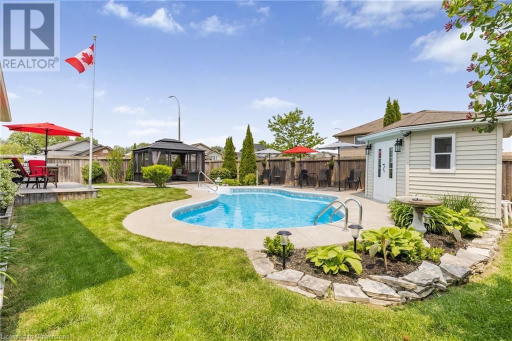 14 MAPLEVIEW DRIVE Image 44