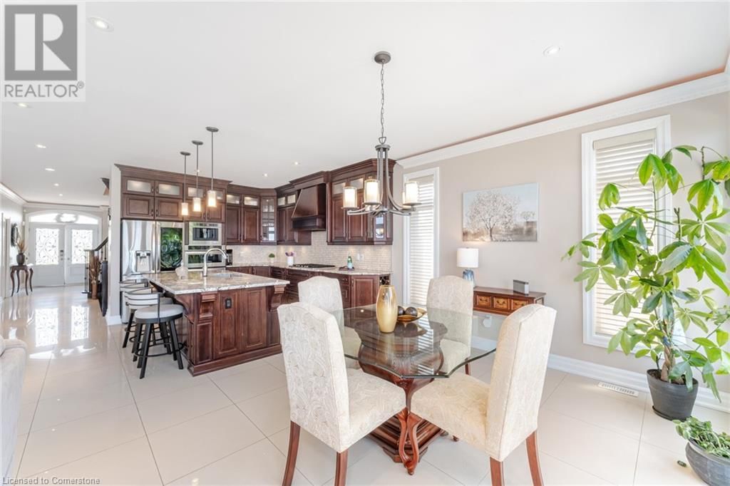 64 SEABREEZE CRESCENT Image 16