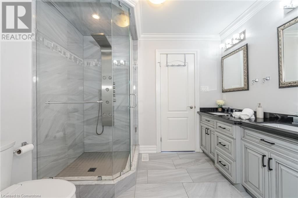 64 SEABREEZE CRESCENT Image 30