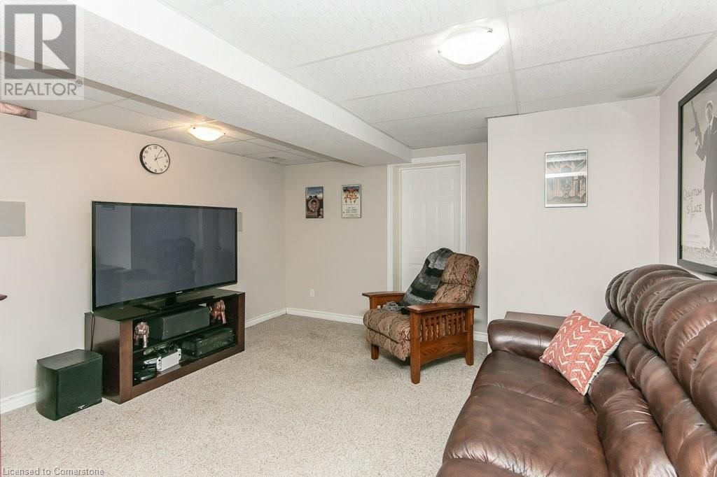 693 JACOB LANE Image 32