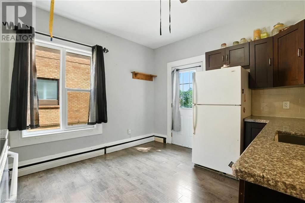 191 SIMCOE STREET SOUTH Image 16