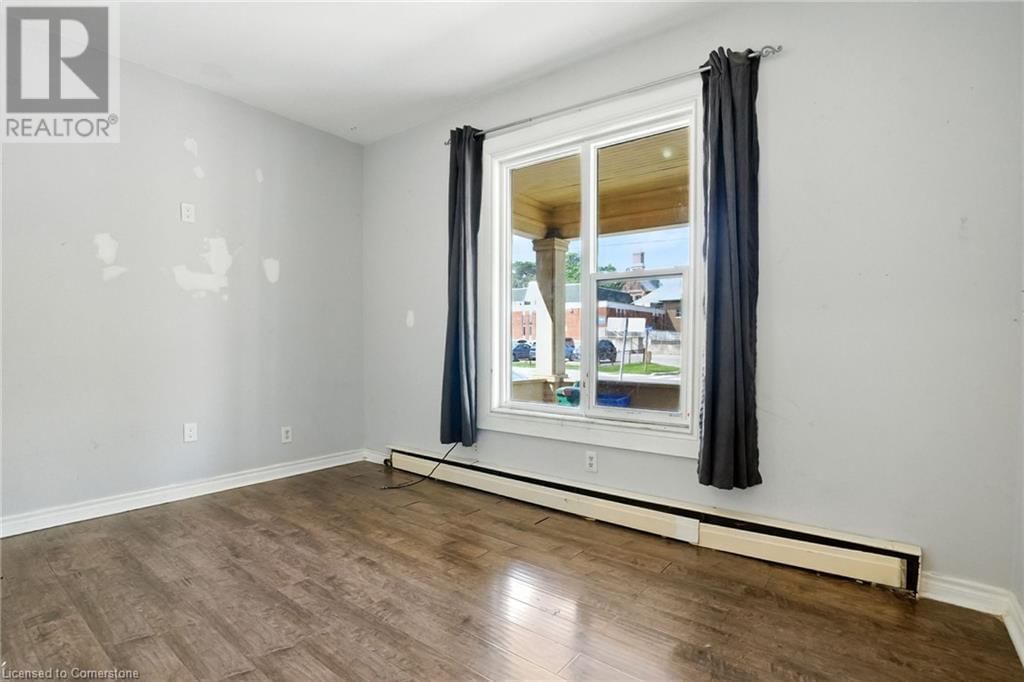 191 SIMCOE STREET SOUTH Image 19