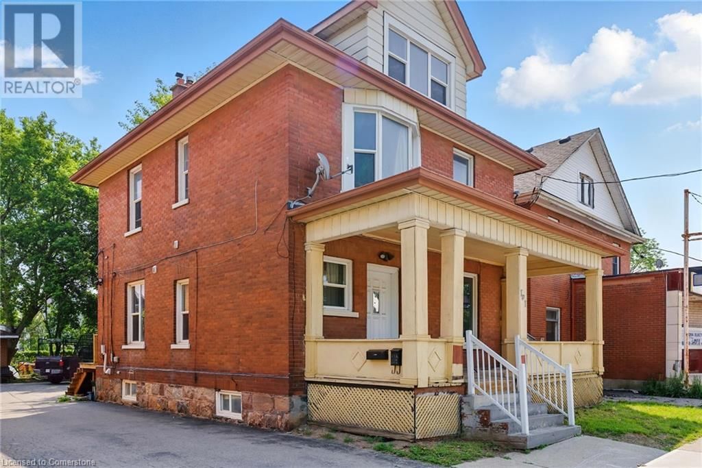 191 SIMCOE STREET SOUTH Image 2