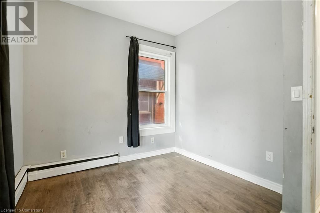 191 SIMCOE STREET SOUTH Image 21
