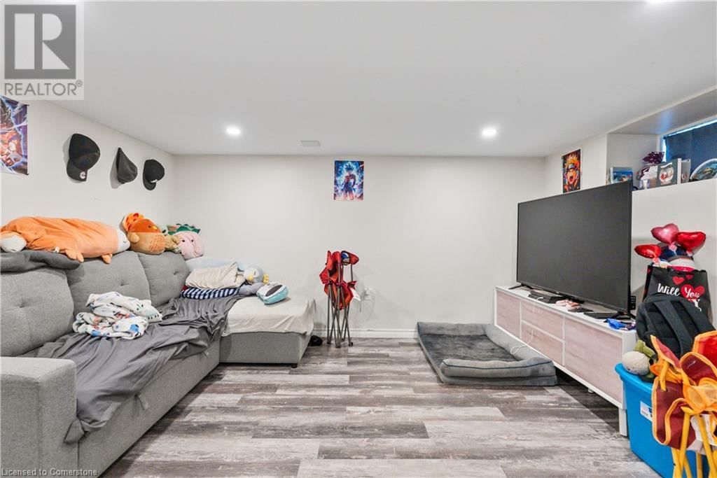 191 SIMCOE STREET SOUTH Image 25