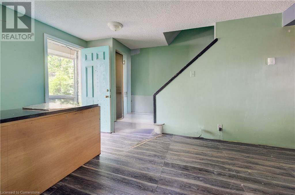 A&B - 28 AMOS AVENUE Image 8