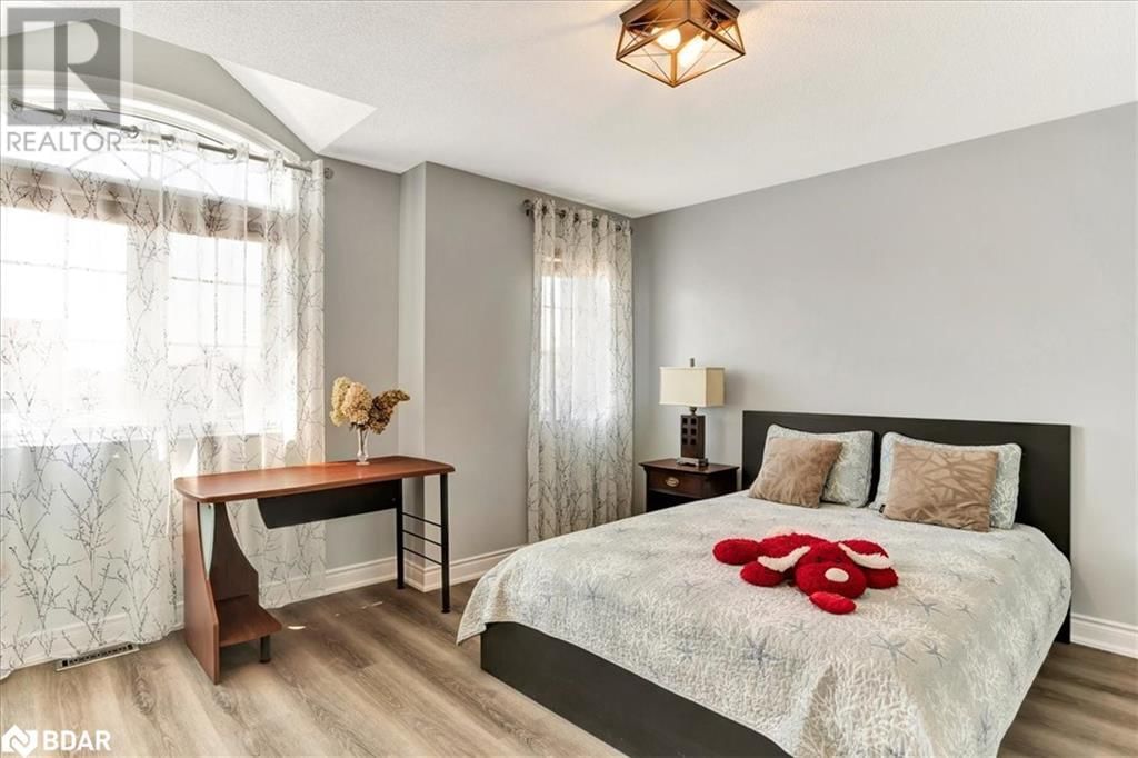 117 WINCHESTER TERRACE Image 34