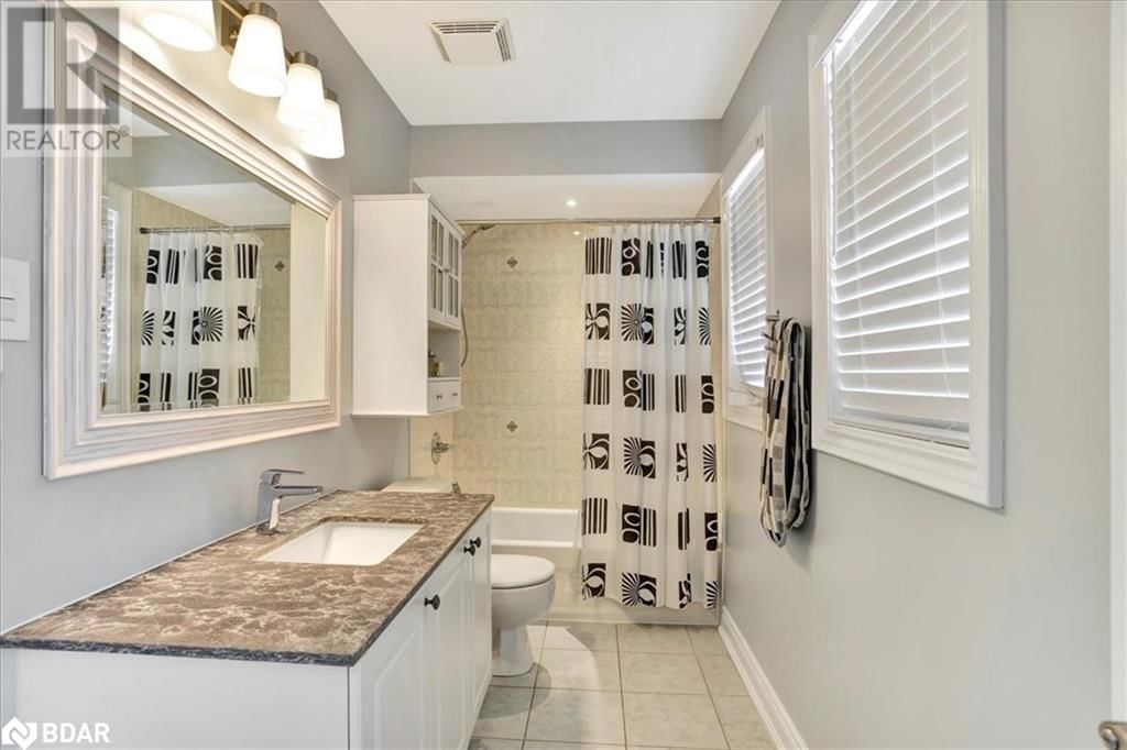 117 WINCHESTER TERRACE Image 36