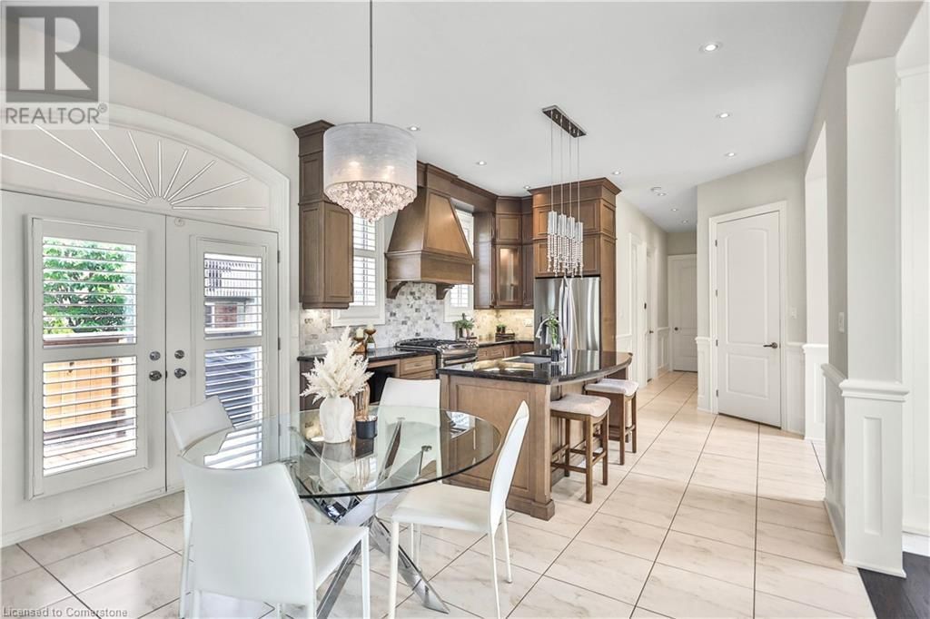 220 MOORLAND CRESCENT Image 11