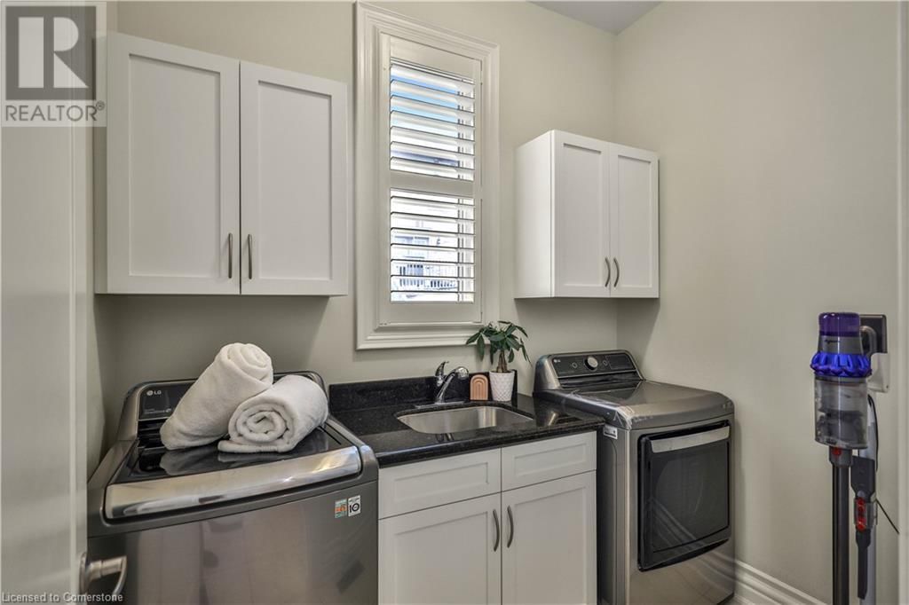 220 MOORLAND CRESCENT Image 18