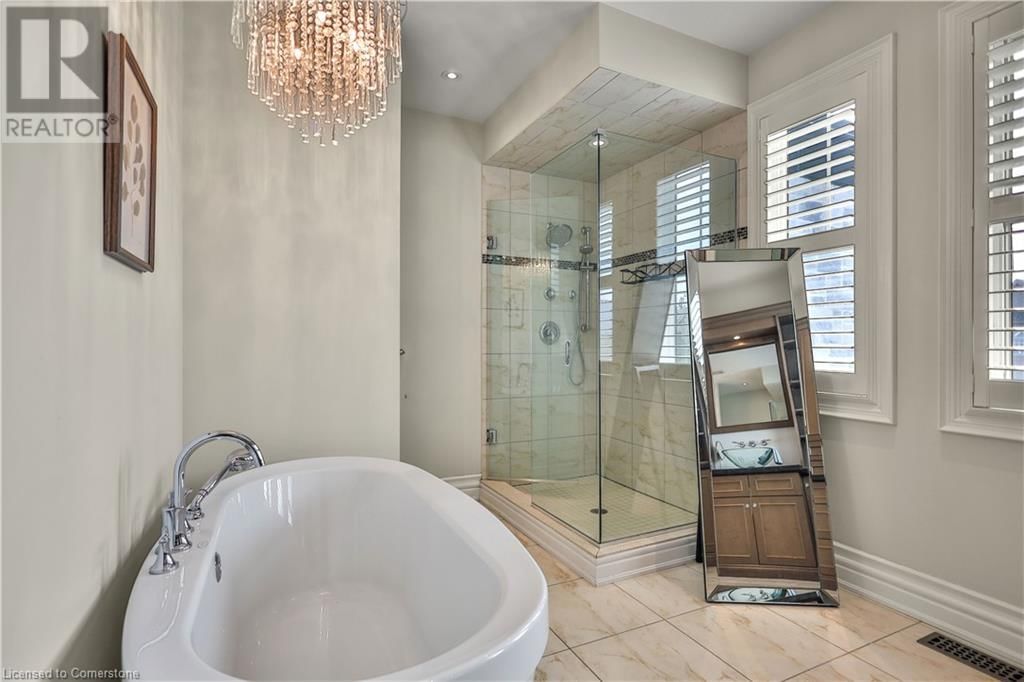220 MOORLAND CRESCENT Image 25