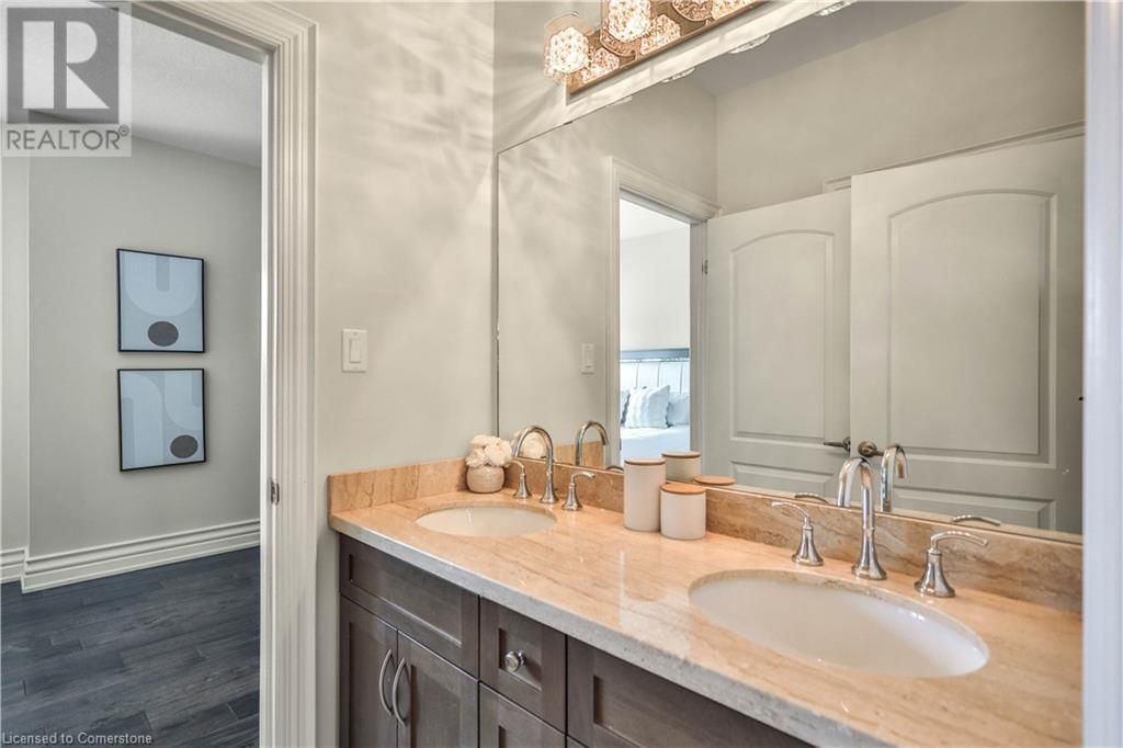 220 MOORLAND CRESCENT Image 29