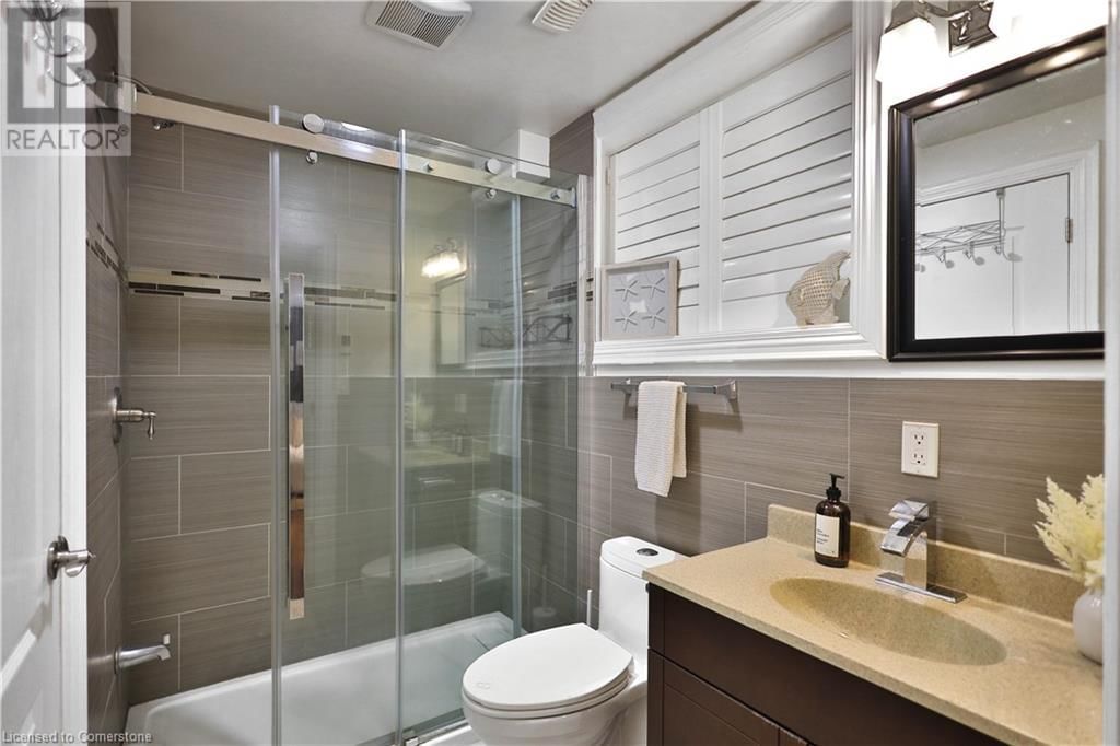 220 MOORLAND CRESCENT Image 37