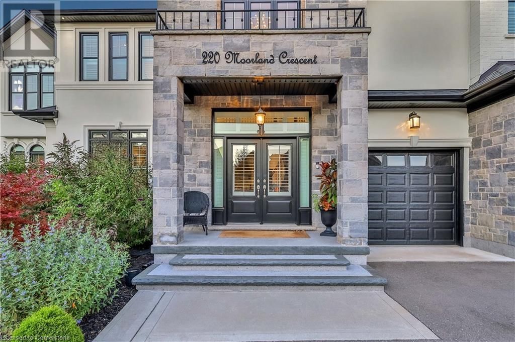 220 MOORLAND CRESCENT Image 4