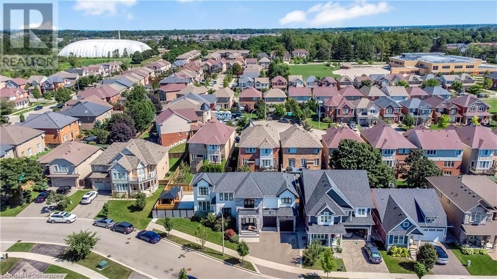 220 MOORLAND CRESCENT Image 45