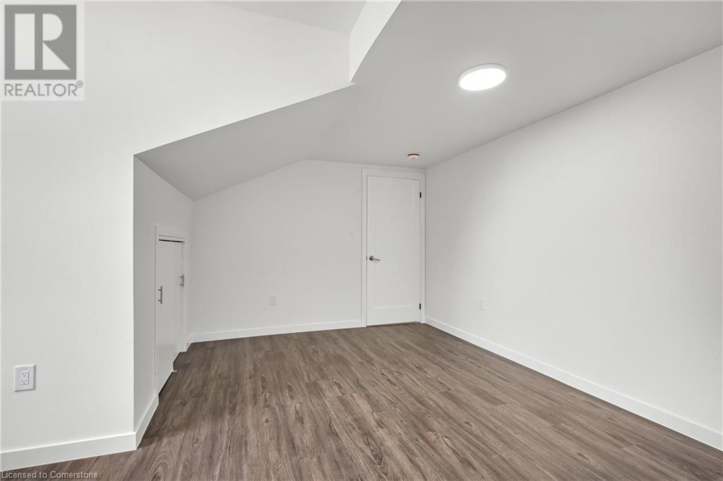 111 WELLINGTON STREET SOUTH Image 17