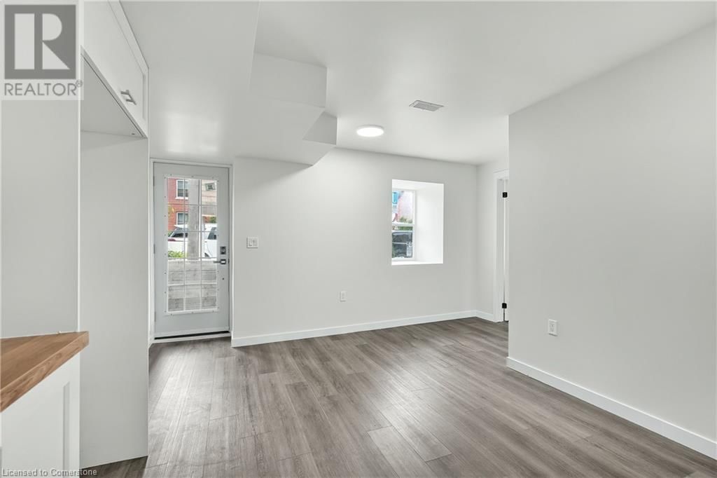 111 WELLINGTON STREET SOUTH Image 24