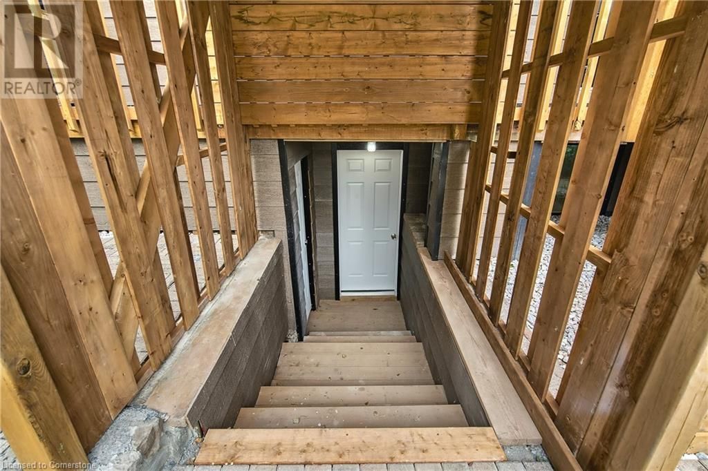 111 WELLINGTON STREET SOUTH Image 32