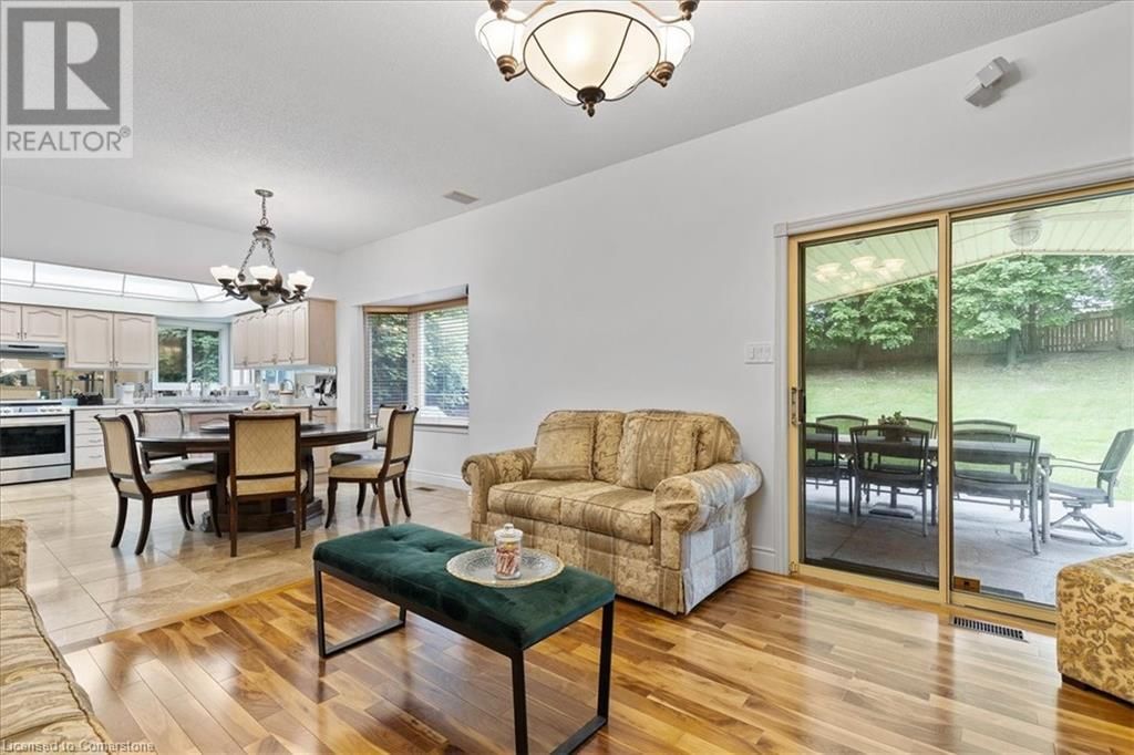 98 HUME DRIVE Image 16