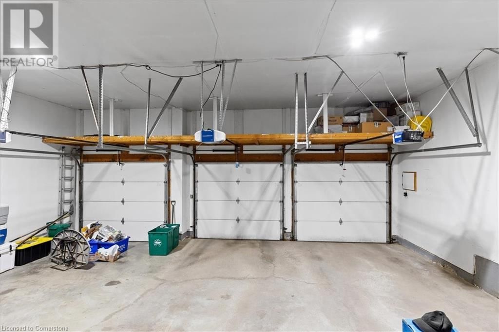 98 HUME DRIVE Image 19