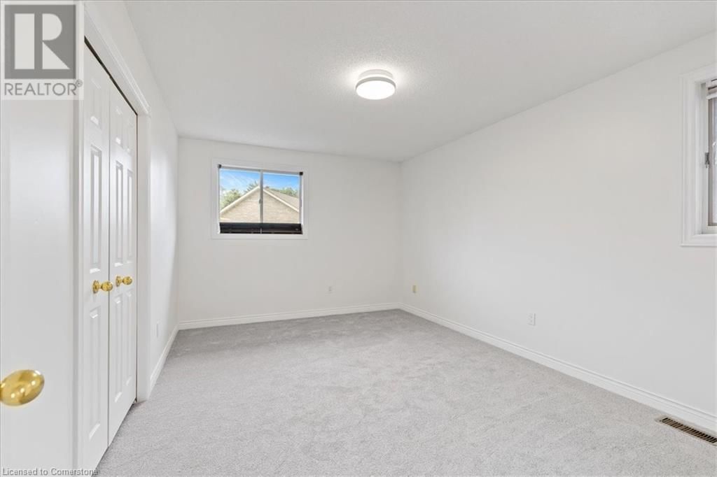 98 HUME DRIVE Image 29