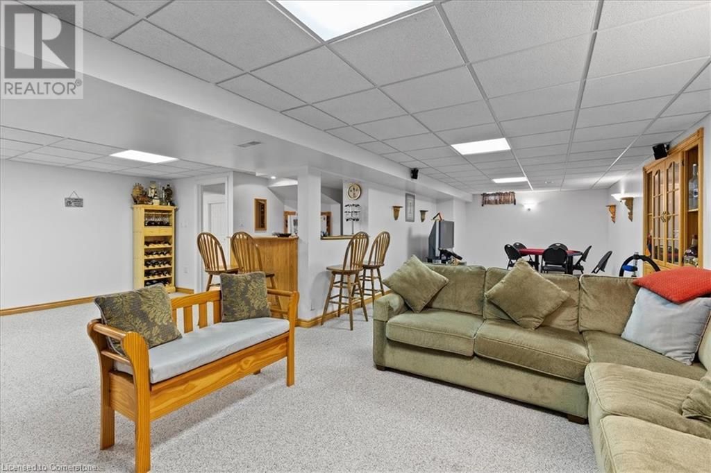 98 HUME DRIVE Image 34