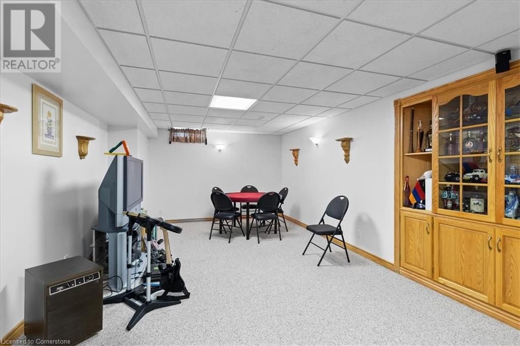 98 HUME DRIVE Image 35